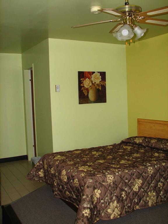Hotel-Motel Le Pharillon Cap-des-Rosiers Cameră foto